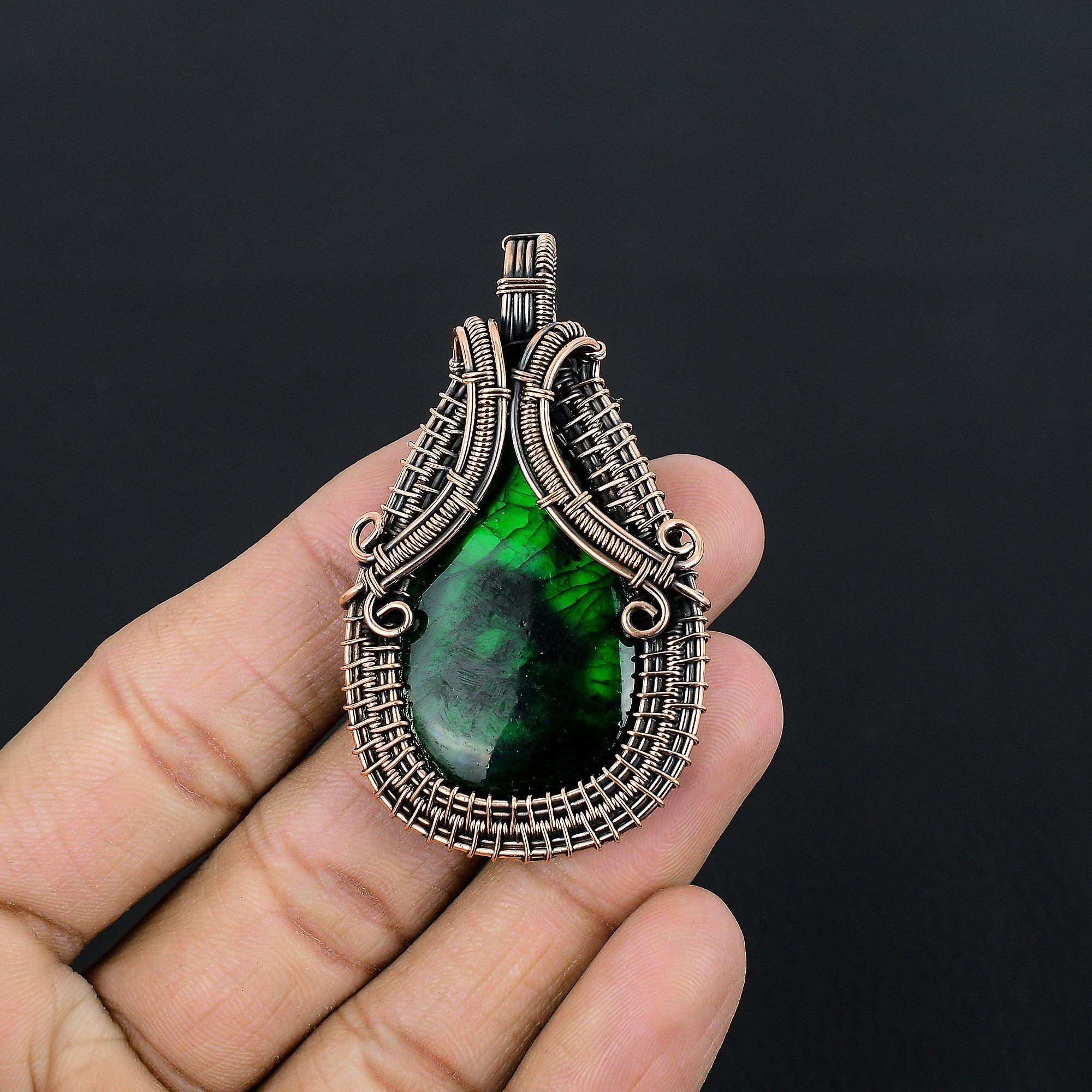 

Подвеска из лабрадорита с зелёной вспышкой, ювелирное изделие из драгоценного камня, подвеска с обмоткой из медной проволоки 999 пробы, украшение ручной работы, подвеска с камнем-талисманом, подарок для него 2.55 Inches