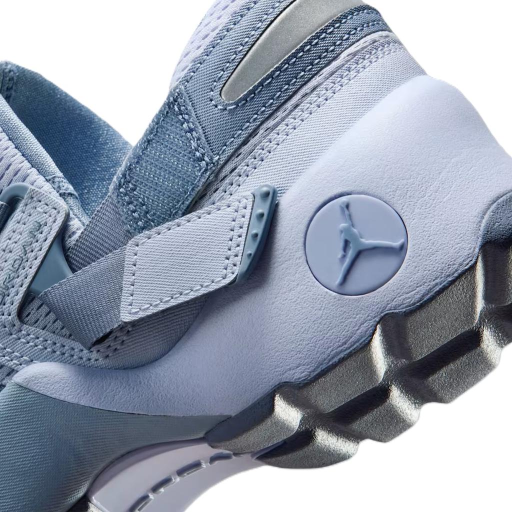 Air Jordan Jordan Trunner LX Ghost Ashen Slate Damen Sneaker Grau Reflektierend-Silber HQ2164-010