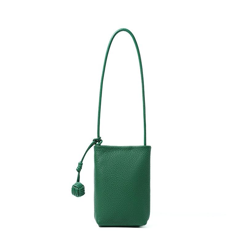 Hot-selling women's bags, high-end commuting versatile messenger bags, change bags, mobile phone bags, small bags, vertical leather mobile phone bags.