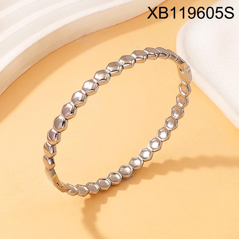 Colorfast Stainless Steel Light Luxury Bracelet with Unique Design
