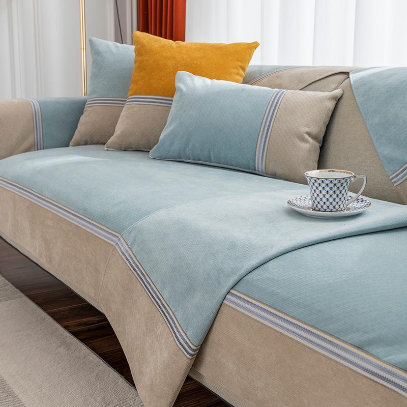 All-Season Waterproof, Non-Slip, Anti-Scratch Sofa Cover with Non-Sticky Fabric