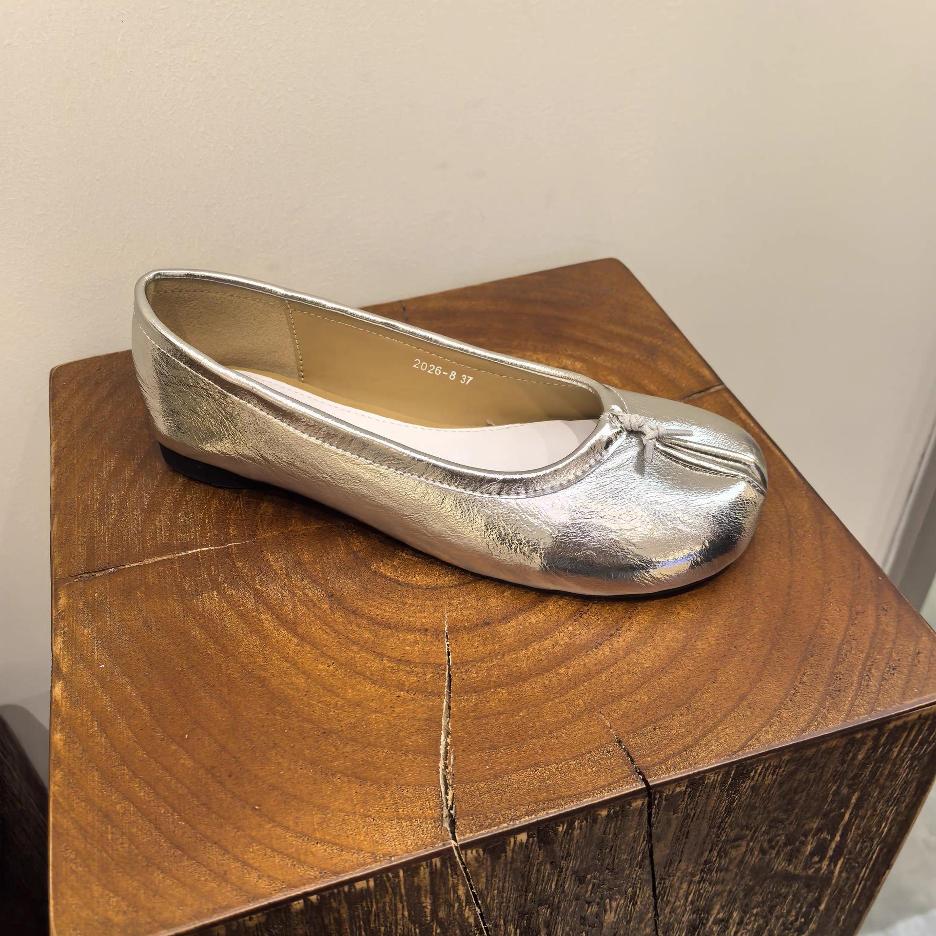 French leather soft-soled split-toed shoes 2026