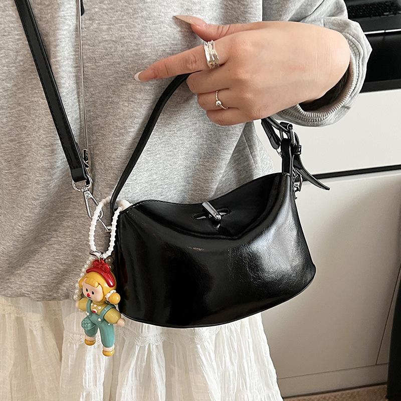 This Year's Super Fire, Simple and Fashionable Korean Handbag, Women's High-end Oil Wax Leather Fashion Versatile Commuter Messenger Bag