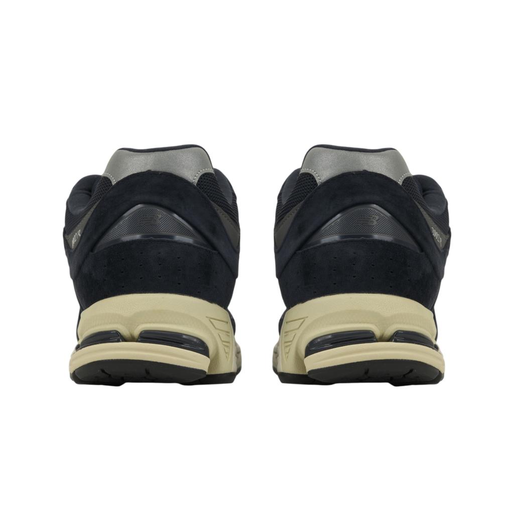 New Balance 2002R Eclipse Castlerock Sneakersy Unisex Czarne Srebrno-Metaliczne M2002RCA