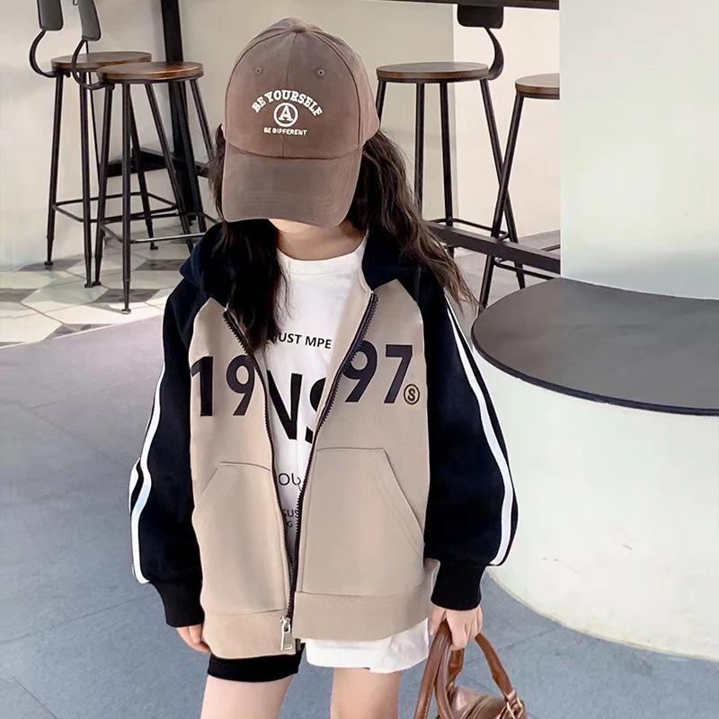 Girls' 2025 Autumn/Winter Hooded Sweater - Velvet Lined Top for Kids, Ideal for Spring and Fall.