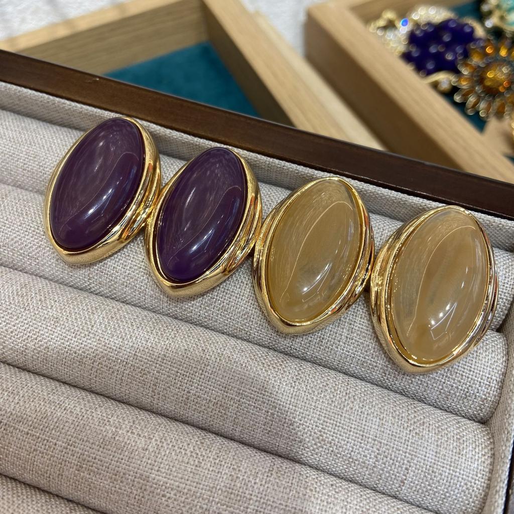 French Retro Natural Stone Metal Edge Horse Eye Stud Earrings Light Luxury Autumn And Winter Atmosphere Versatile Jewelry