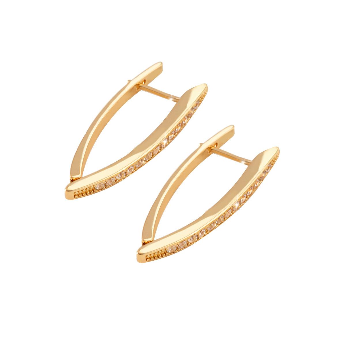 

European And American Cross-border Geometric V Shaped Exaggerated Ear Cuffs With Copper And Zircon Inlay, Exquisite Earring Jewelry One Size золотистый