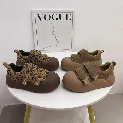 Scarpe con plateau per bambini, con stampa leopardata retrò e chiusura in velcro, testa di bambola carina e brutta, nuove per l'autunno e l'inverno 2025, scarpe di velluto Hanhan a forma di pane