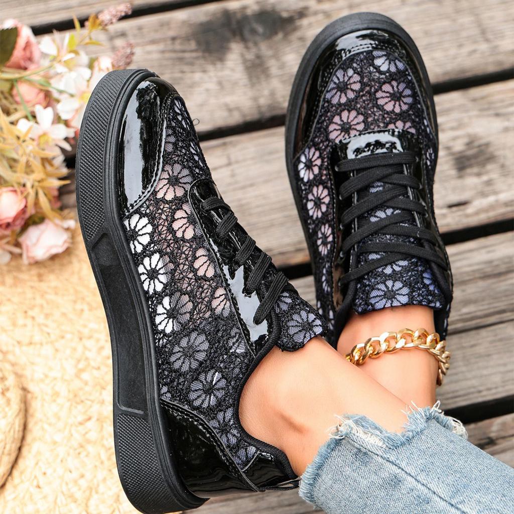 Women Lace Hollow Out Breathable Flat Casual Sneakers Fashionable Lightweight Comfortable Slip Resistant Walking Shoes