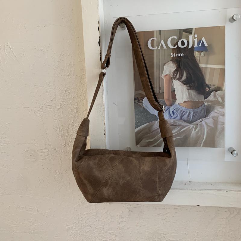Large-capacity women's bags autumn new suede dumpling bags to work commuter bags fashionable and simple shoulder bags