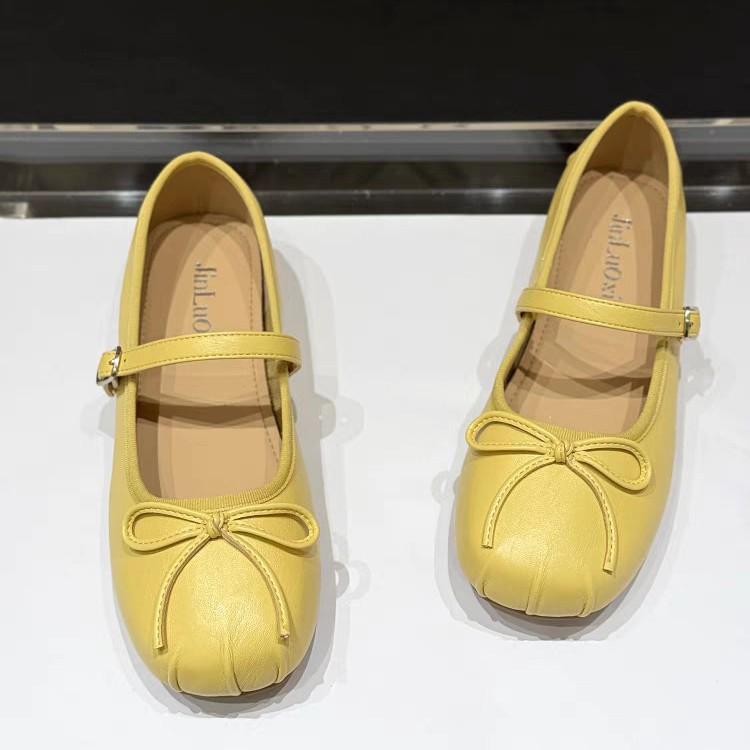 Korean version of flat bottom one-word belt Mary Jane small leather shoes women's 2025 new summer square head pleated bow versatile single shoes