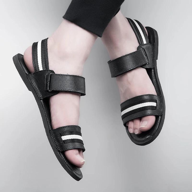 Men Sandals Summer Leisure Beach Holiday Sandals Men Shoes 2025 New Outdoor Male Retro Comfortable Casual Sandals