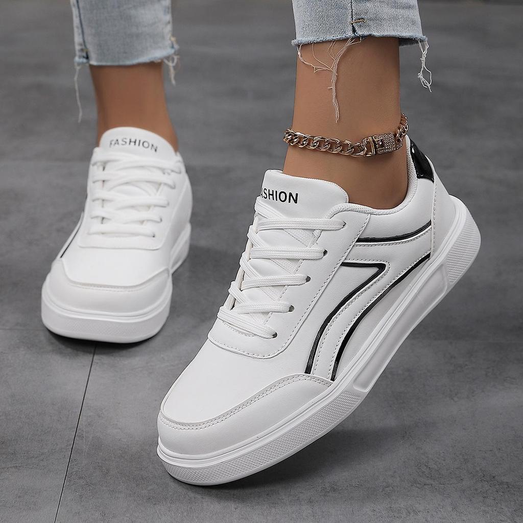 Plus Size White Skate Shoes for Women - Stylish, Breathable, Lightweight, Easy-to-Match Casual High School Sports Shoes, Korean Style.