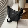 Large Capacity Nylon Bag Shoulder Bag New Letter Casual Daily Messenger Bag Dumpling Bag