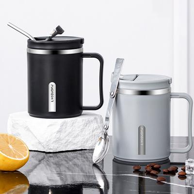 500 ml Termos Kaffekopp Med Sked Vattenkopp i Rostfritt Stål Med Inbyggt Te-filter Mugg för Iskaffe Dubbelväggig Vakuumflaska