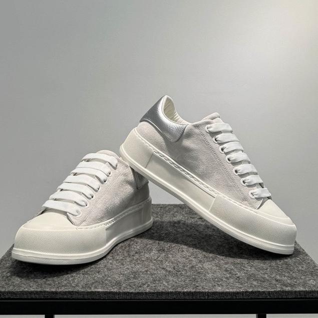 LUXSOLE Leather Board Shoes New Lace-up Low-top Trendy Thick-soled Versatile Sports and Leisure Shoes