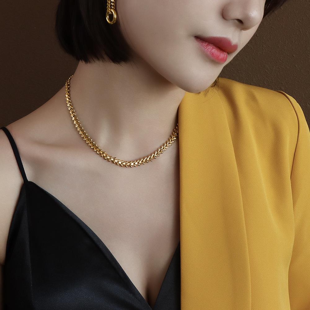 Marka Style Fashion Personality Leaf Necklace Clavicle Chain Bracelet Titanium Steel 18K Gold Jewelry Necklace Set