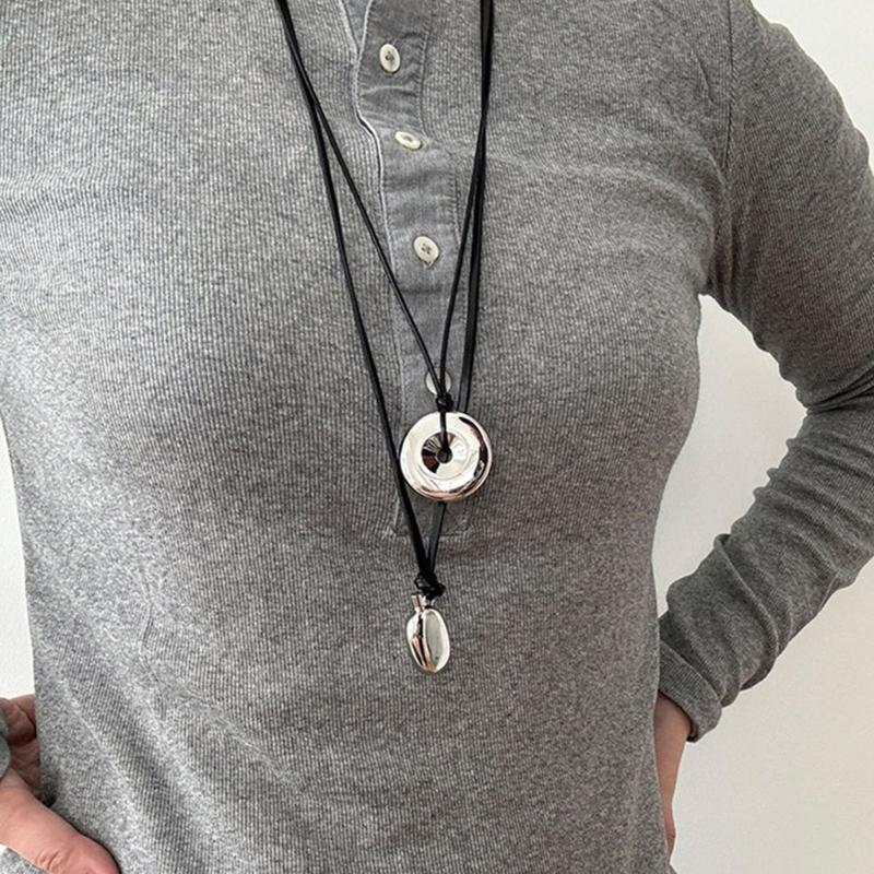 Fashionable PU Leather Necklace Versatile PU Leather Necklace With An Elegant Fortune Rings Designs for Women