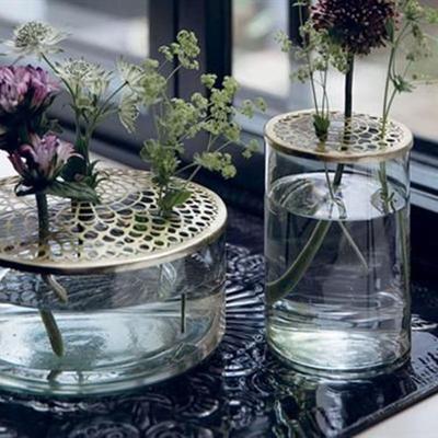 Decoración para el hogar
– Jarrones y floreros
