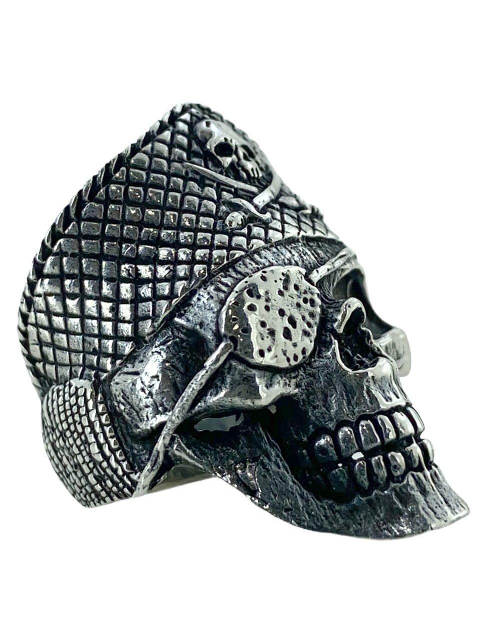 

Кольцо из серебра 925 пробы со скелетом и черепом капитана особого дизайна