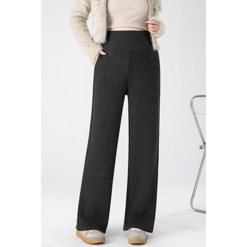 

Fashionable Plus-Size Velvet Maternity Wide-Leg Pants 2XL