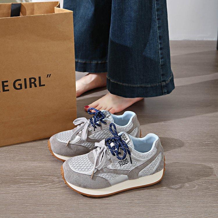 

Женская обувь 2025 новая осенняя сетка Forrest Gump спортивная обувь для учеников средней школы для бега легкая мягкая подошва модная универсальная взрывная 40 серый