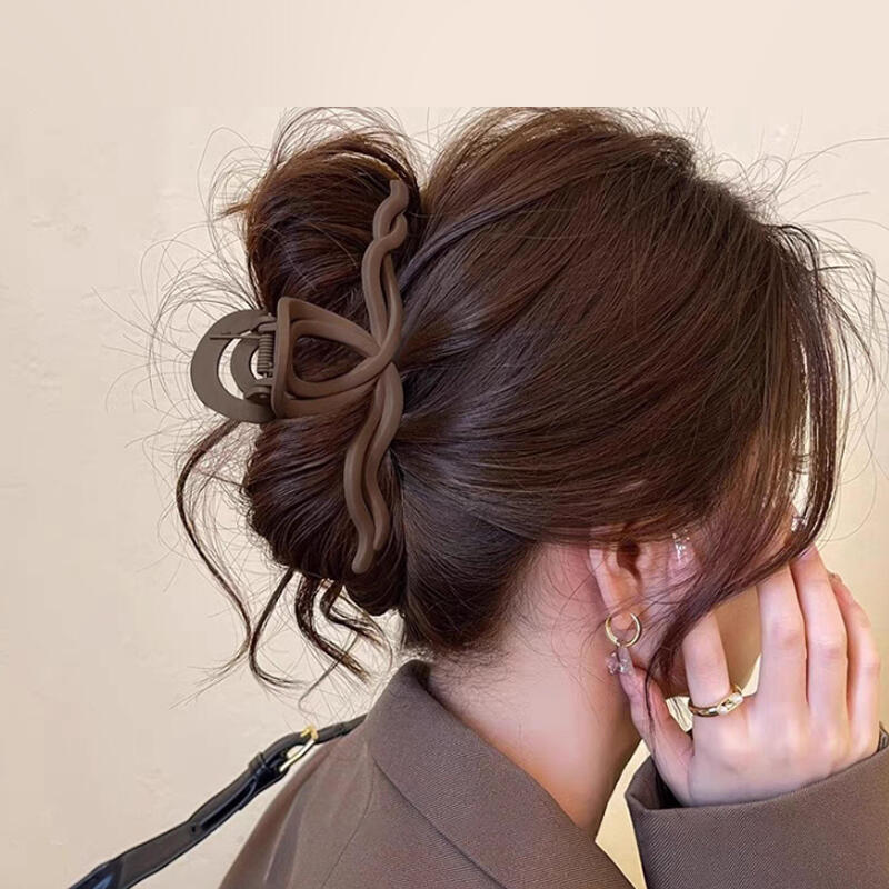 Arno Big Size Shark Large Hair Clip brown