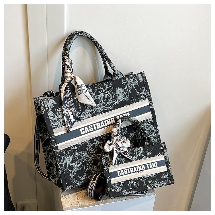 Portable tote bag women's new letter-printed shoulder large bag, foreign-style versatile casual messenger bag
