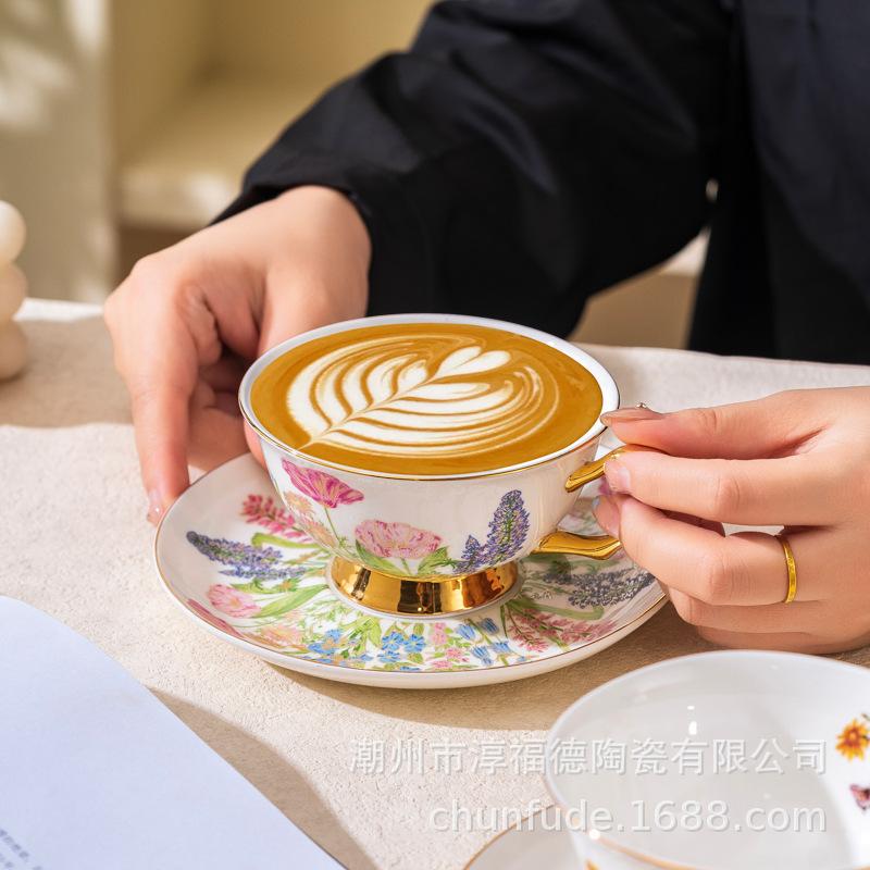 Paryski Róż Porcelana Kostna Filiżanka Spodek Zestaw Filiżanka do Kawy Pudełko Prezentowe Premium Filiżanka do Popołudniowej Herbaty Spodek Łyżeczka Prezenty Ślubne