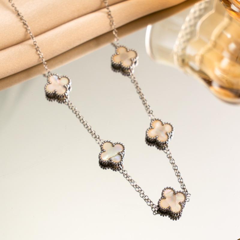 Kleeanhänger, leichter Luxus, hochwertiges Gefühl, schlicht und speziell, Titanstahl, nicht verblassend, hochwertiges Gefühl, erstes Accessoire