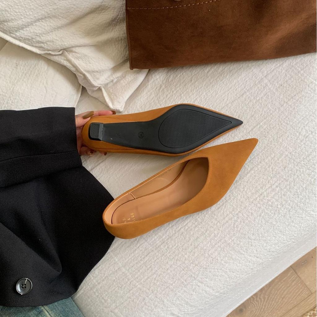 2025 neue spitze Wildleder flache Sohle flacher Ausschnitt vielseitige Pendler Arbeit OL Fuß Mary Jane Damen Einzelschuhe