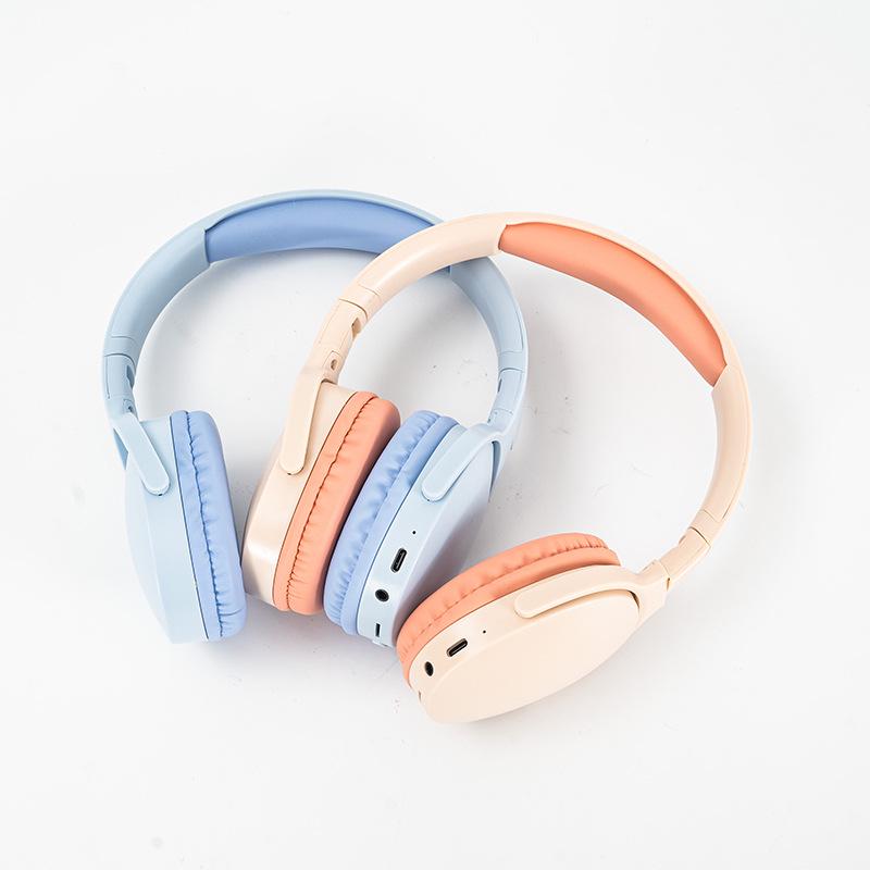 Cross-border P2961 Bluetooth 5.3 Foldable Over-Ear Wireless Card-Insert Headset in Retro Style.