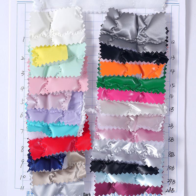 Nouă Geantă de Depozitare și Machiaj din Poliester Matlasat Impermeabil, Grosime 4cm, Embosată Ultrasonic