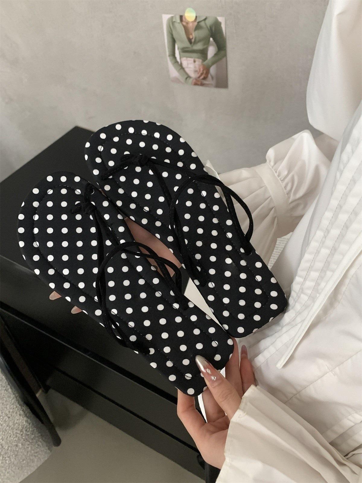 

Fairy wind vacation seaside French small cool slippers female summer wear with skirt beach toe sandals yellow sandals 35