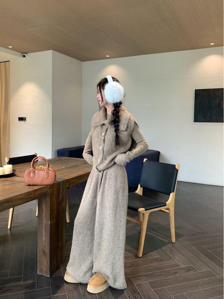 Women's French-Style Sweater Set: Autumn/Winter High-Waist Wide-Leg Pants, Lapel Vest, and Knitwear Three-Piece Set.