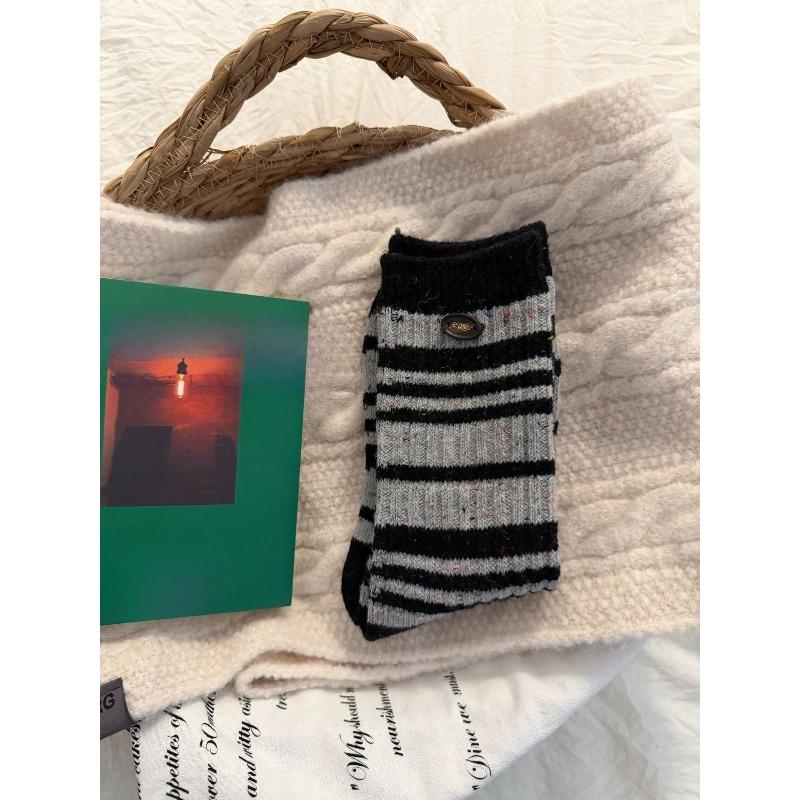 Women's Autumn Winter Thick Warm Dot Yarn Button Striped Wool Medium Tube Pile Socks