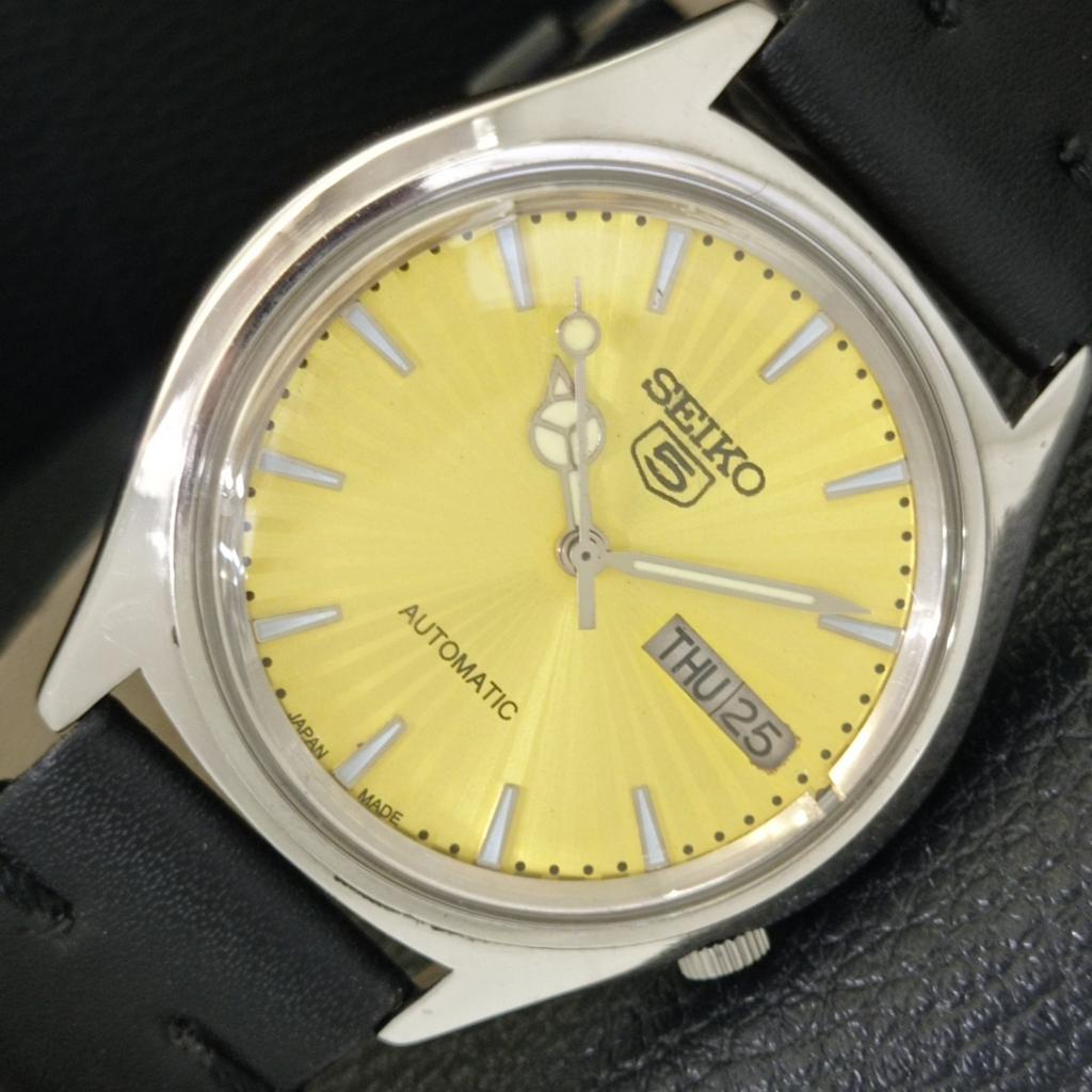 

JAPAN 7019A VINTAGE SEIKO 5 AUTOMATIC MENS GOLDEN COLOR DIAL WATCH a701382-5 R206a-a701382