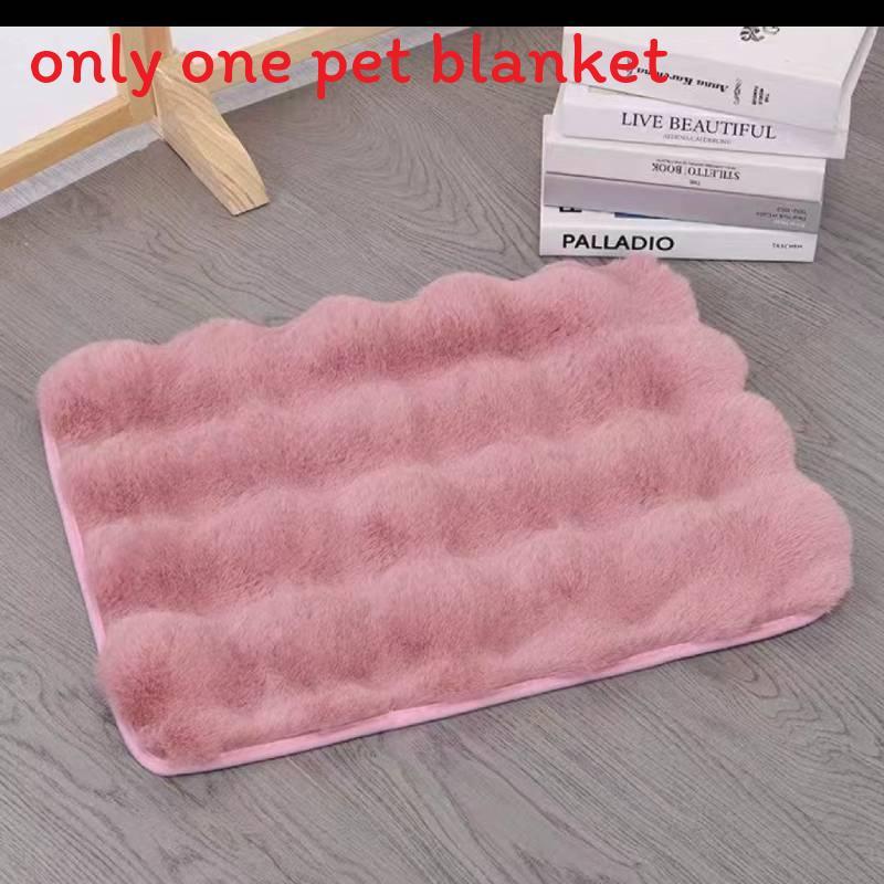 

Pet Mattress Warm Plush Cat And Dog Bed With Thick Plush Material For Cozy Winter Rest Pink,30x40cm