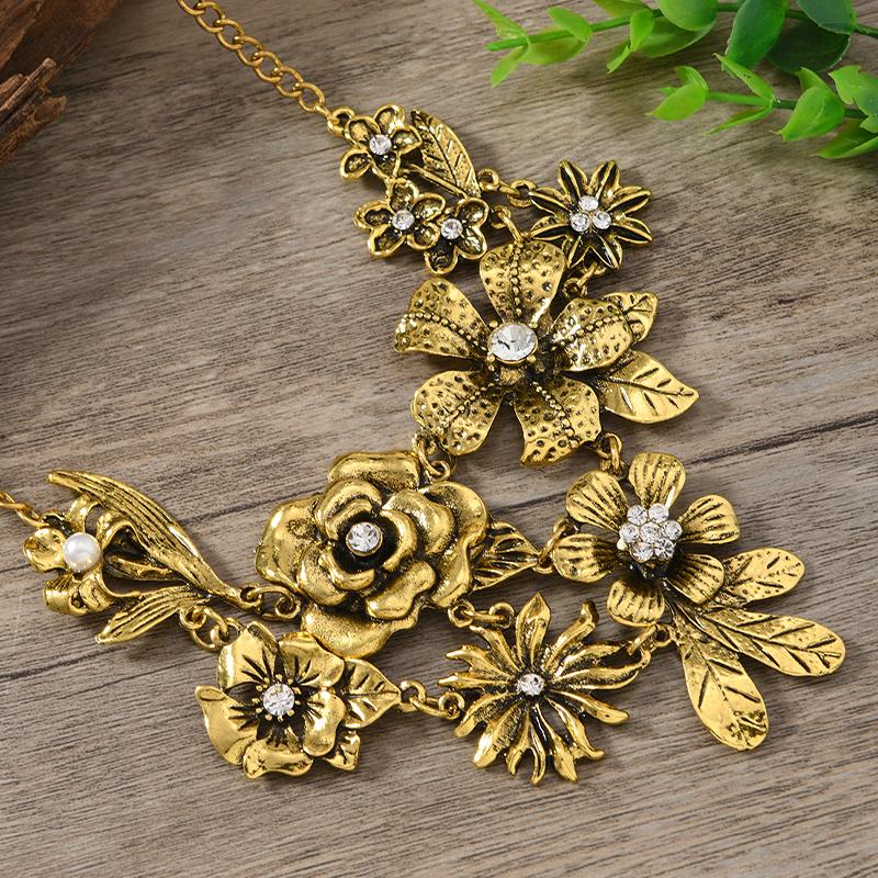 Bold Retro Floral Leaf Necklace Rhinestone Inlaid Luxury Exquisite Collar Chain Women's New Style Party Jewelry Gift