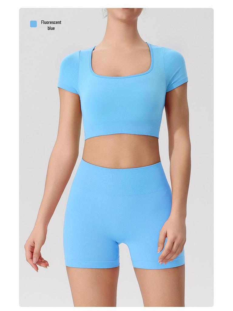 European & American Women's Seamless Sports Top with Built-in Bra & Stylish Back