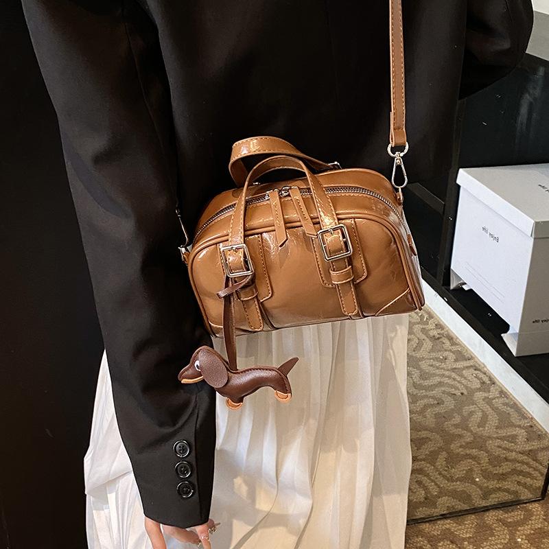 Retro Foreign Style Niche Oil Wax Leather Portable Pillow Bag Versatile Commuter Texture Messenger Women'S Bag