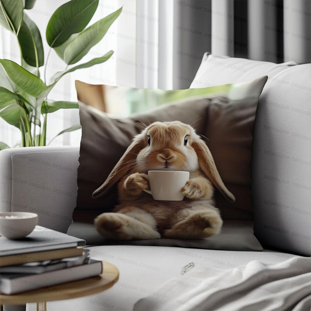1 Stück Kaninchen-Tier einseitig bedrucktes Kissen Sofabezug beim Kaffeetrinken auf dem Sofa
