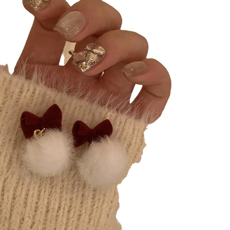 "Moonlight" Pearl Ear Clips - Elegant Tassel & Lace Design, Piercing-Free Earrings for Women.