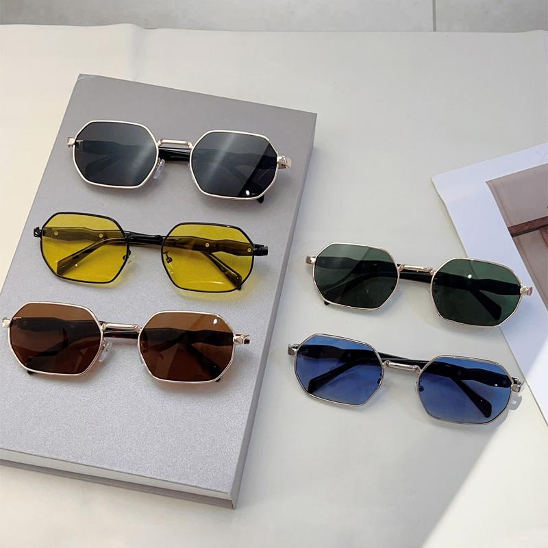 Vintage Fashion Sunglasses Men  New Gradient Casual Shades Women Luxury Brand Design Outdoor Decorative Sun Glasses