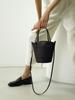 Vuivui Dono Stitch Leather Tote And Crossbody Bag [Black]