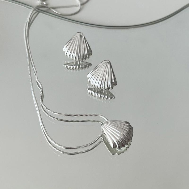 Trendy Fashion Light Luxury Glossy Shell Necklace For Women Simple   New In Chic Collar Chain Banquet Jewelry Gifts