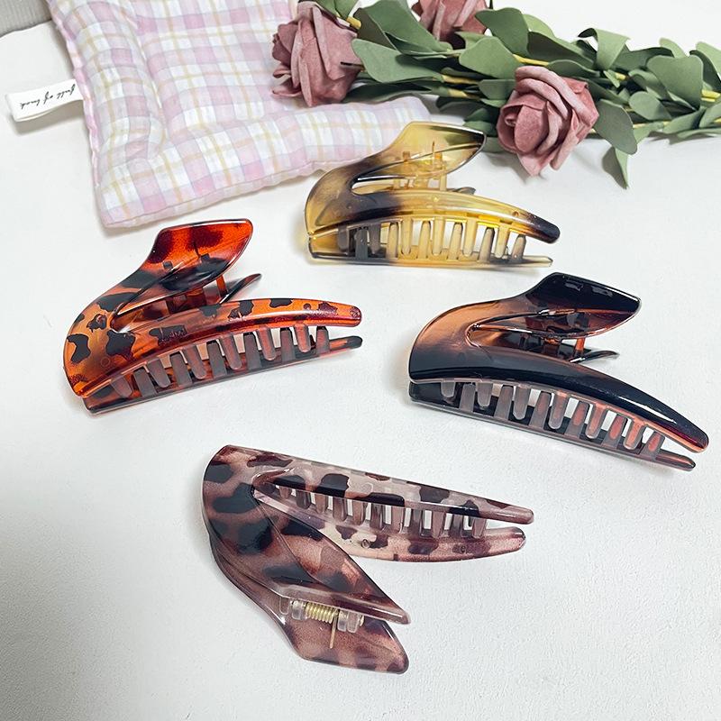 Z-shaped Leopard Print Hair Claw for Women, Large Shark Clip for Back of Head, 2026 New Niche High-end Hair Accessory