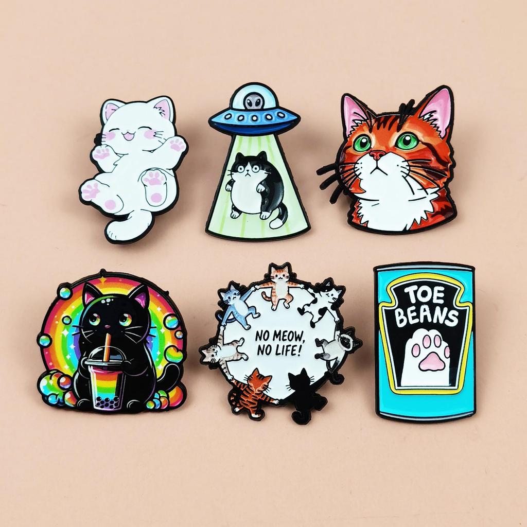 Cartoon Cat Brooch: Creative Alloy Enamel Badge for Backpack or Clothing