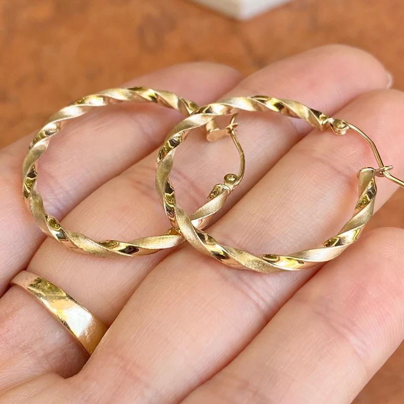 Huitan Gold Color Big Twist Shaped Hoop Earrings Women Luxury Bridal Wedding Earrings Temperament Accessories New Trendy
