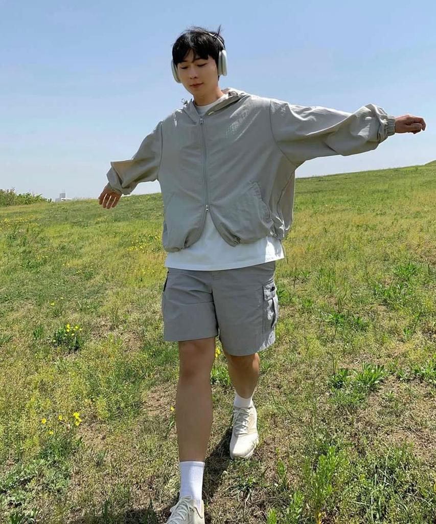 Mood Inside Special Hooded Windbreaker_8 Colors